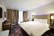 Premier Inn München City Schwabing hotel - Premier Inn bedroom
