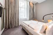 Premier Inn Wuppertal City Centre Hotel - Premier Inn Wuppertal City Centre accessible room with lowered bed