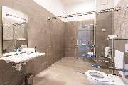 Premier Inn Wuppertal City Centre Hotel - Premier Inn Wuppertal City Centre accessible wet room with walk in shower