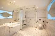 Prize by Radisson, Hamburg City - Design Room Bath Accessibe