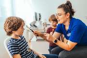 Prof. Dr. Thomas Bertelmann - Augenarztpraxis Wetzlar - Untersuchungen bei Kindern in der Augenarztpraxis Wetzlar ocularis.pro