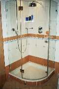 Qualität aus Meisterhand - Dusche frontal.JPG