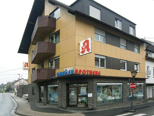 Quellen-Apotheke - Aussenansicht der Quellen-Apoth …