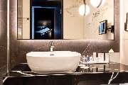 Radisson Blu Hotel at Porsche Design Tower Stuttgart - Bathroom