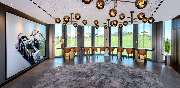 Radisson Blu Hotel at Porsche Design Tower Stuttgart - Foyer Panamera