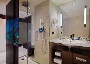 Radisson Blu Hotel, Leipzig - Guest Room bathroom