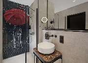 Radisson RED Berlin Kudamm - Guest Room Bathroom