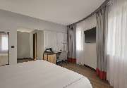 Radisson RED Berlin Kudamm - Premium Room