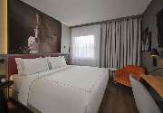 Radisson RED Berlin Kudamm - Standard King Room Courtyard