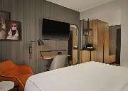 Radisson RED Berlin Kudamm - Standard King Room Courtyard