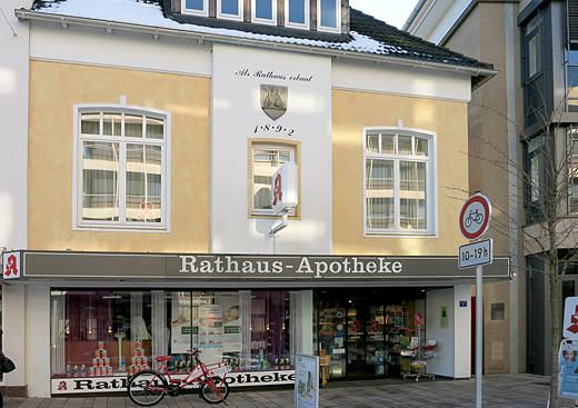 Rathaus-Apotheke - Aussenansicht der Rathaus-Apoth …