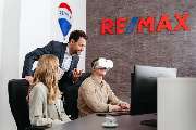 RE/MAX Traumimmobilien - REMAX Customer+Agent-35 - Kopie.jpg