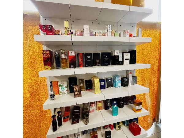 Refind Store - GALLERY