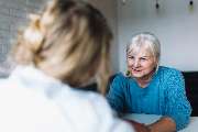 Requenn Pflegedienst Holzgerlingen - REQUENN - Ihr ambulanter Pflegedienst in Holzgerlingen bietet umfassende Unterstützung für ein selbstbestimmtes Leben zu Hause. Wir decken Grundpflege, Behandlungspflege, Hausnotruf, Betreuung und Hauswirtschaft ab. Eg