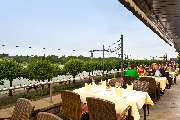 Restaurant „Rheinterrassen“ mit Sommerterrasse - Restaurant 