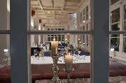 Restaurant Tauts - Restaurant Tauts - Blick durchs Fenster