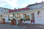 Reusrather-Apotheke - Aussenansicht der Reusrather-Apotheke