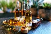 Rolf Kaspar GmbH - Weine und Destillate in Essen - Zoom-Whisky & Schokoladen-Tasting@Home für 2 Personen zu Hause