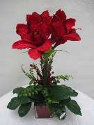 Sailer´s Geschenkideen OHG - künstliche rote Amaryllis in Glasgefäß mit verschiedenem Beiwerk