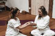 Sarah Anand Navjeet | Yoga · Coaching · Rituale · Retreats - Achtsamkeitstraining  - Sarah Thonke - Yoga, Lebenscoaching & Frauenkreise | Anand Navjeet Kaur