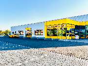 Scheiben-Doktor Autoglas in Halle - Außenansicht des Autoglas-Fachbetriebs Scheiben-Doktor Halle in Halle (Saale).
Gut sichtbar sind Standort, Einfahrt und Werkstattzugang.