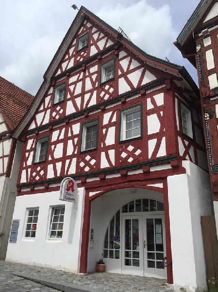 Schloss-Apotheke - Aussenansicht der Schloss-Apoth …