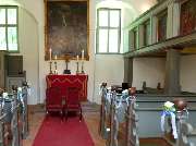 Schlosskapelle Kranichstein - Evangelische Philippus-Kirchengemeinde Kranichstein - Bis zu 80 Personen finden im hölzernen Chorgestühl und auf der Empore der Schlosskapelle Platz.