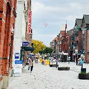 Schülerhilfe Nachhilfe Winsen (Luhe) - Die Schülerhilfe Winsen befindet sich mitten in einer Fußgängerstraße über dem Bekleidungsgeschäft Street One in der 1. Etage, Hauseingang seitlich.