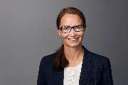 SIGNAL IDUNA Versicherung Bezirksdirektion Döbler&Voß GmbH - Versicherungsagentur - Manuela Fortkord führt die Bezirksdirektion Döbler&Voß der Signal Iduna in Gütersloh in zweiter Generation. Sie setzt auf ein motiviertes dynamisches Team mit professionel