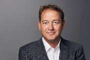 SIGNAL IDUNA Versicherung Bezirksdirektion Döbler&Voß GmbH - Versicherungsagentur - Mike Brück ist seit Agenturgründung Leistungsträger im Team der Signal Iduna Döbler&Voß in Gütersloh. Er betreut zahlreiche Kundenverbindung bereits in zweiter Generation 