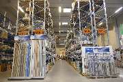 SKV GmbH Marburg - Standortbild Innenraum Lager SKV GmbH Marburg, Großhandel für Maler, Bodenleger und Stuckateure