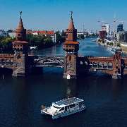 Solarwaterworld Hafen: Schiffsrundfahrten und Sightseeing Touren in Berlin mit Solar-Katamaran - GALLERY
