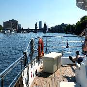 Solarwaterworld Hafen: Schiffsrundfahrten und Sightseeing Touren in Berlin mit Solar-Katamaran - GALLERY