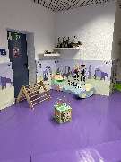 Spielstadt Leonberg - Indoorspielplatz & Café - Spielstadt Leonberg – Familienfreundliche Top-Location für Kinder bis 7 Jahre. Die Spielstadt bietet liebevoll eingerichtete Spielhäuser, in denen Kinder verschiedene Rollen spielen können, während Eltern im