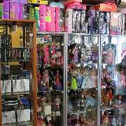 Playstationspiele und Barbie Puppen 