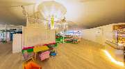 Spielzelt Leonberg - Indoorspielplatz & Café - Spielzelt Leonberg – Familiencafé und Indoor-Spielplatz für Kinder von 0 bis ca. 8 Jahren. Die einzigartige Kombination aus stylischem Cafébereich für Eltern und einem großzügigen Spielbereich bietet Spaß und