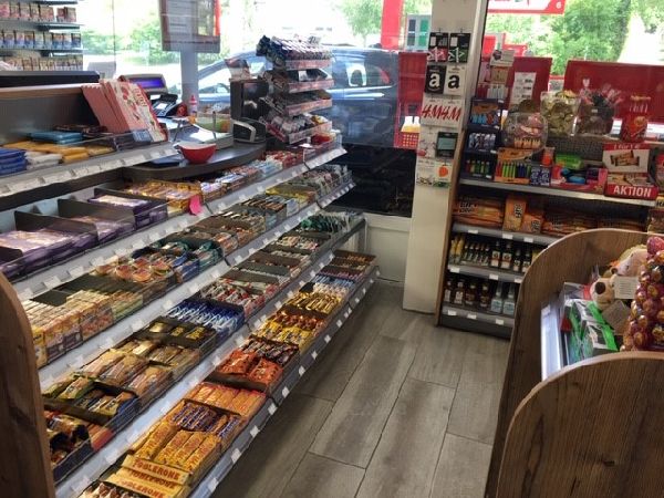 star Tankstelle - GALLERY