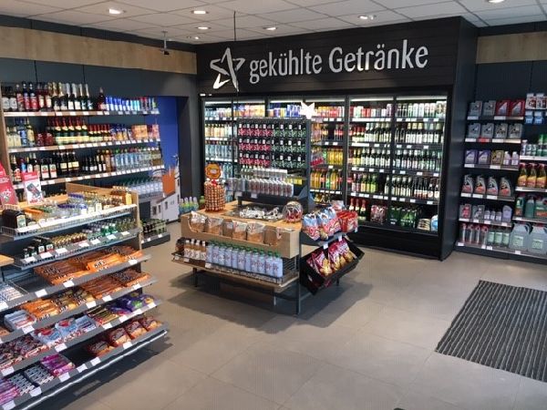 star Tankstelle - GALLERY