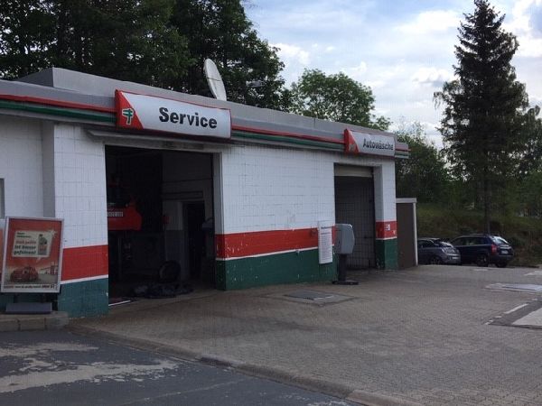 star Tankstelle - GALLERY