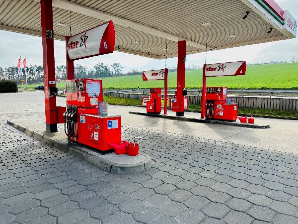 star Tankstelle - GALLERY