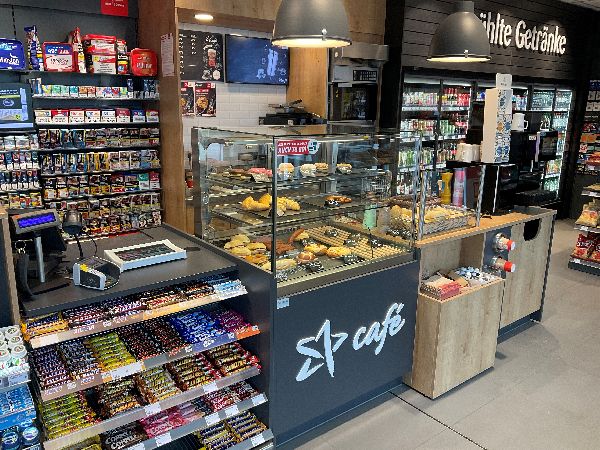 star Tankstelle - GALLERY