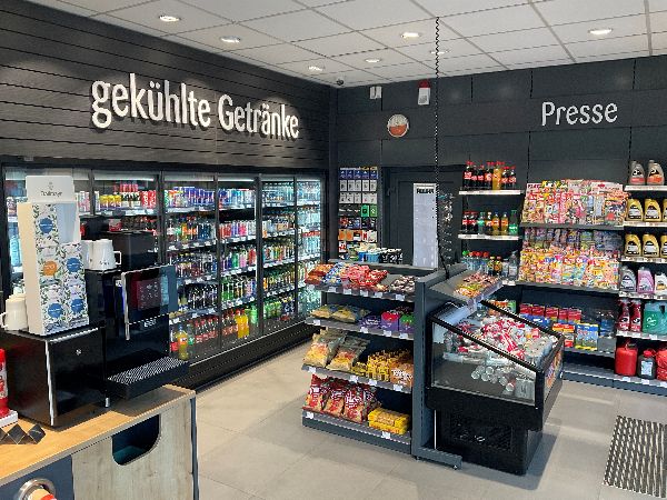 star Tankstelle - GALLERY