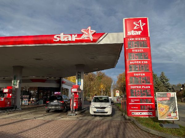 star Tankstelle - GALLERY