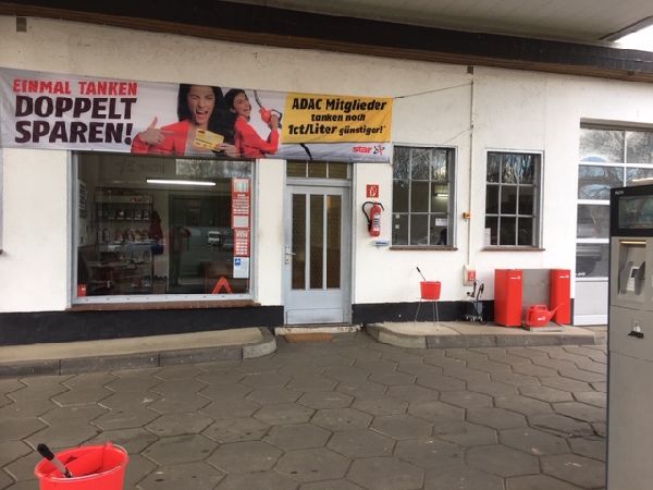 star Tankstelle - GALLERY