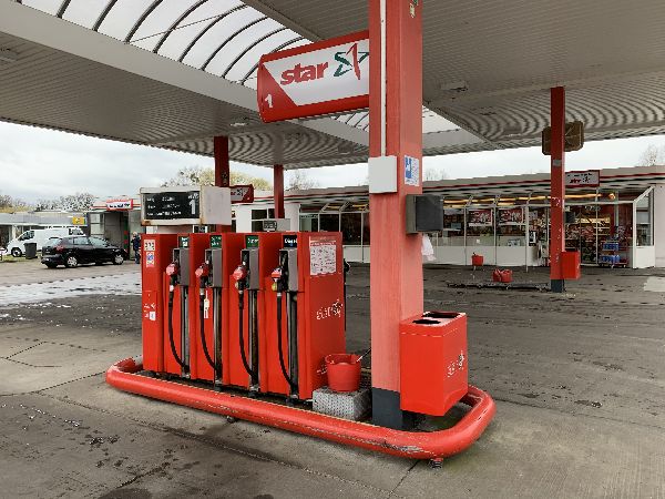 star Tankstelle - GALLERY