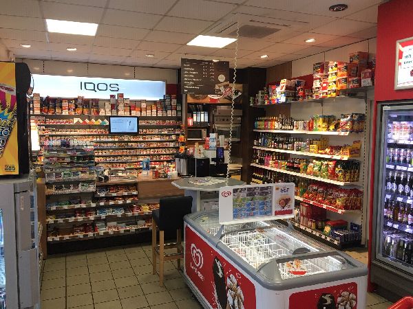 star Tankstelle - GALLERY