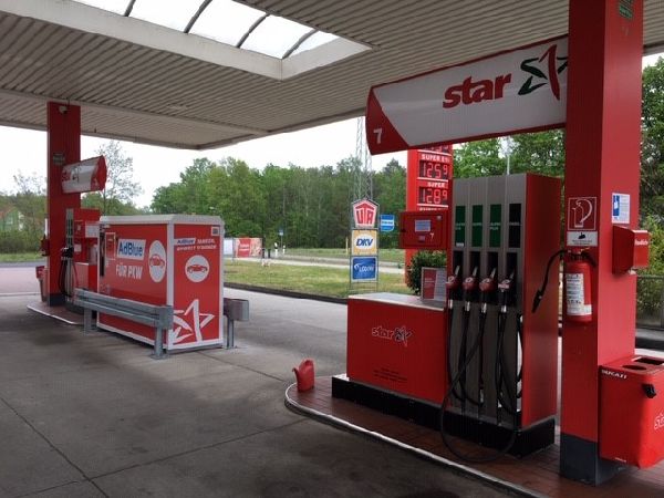star Tankstelle - GALLERY