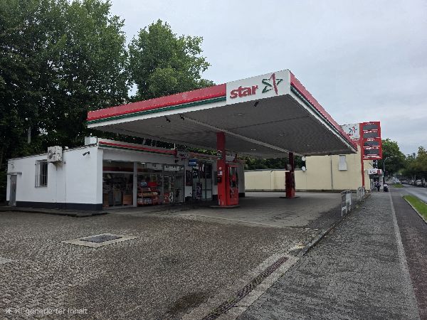 star Tankstelle - GALLERY