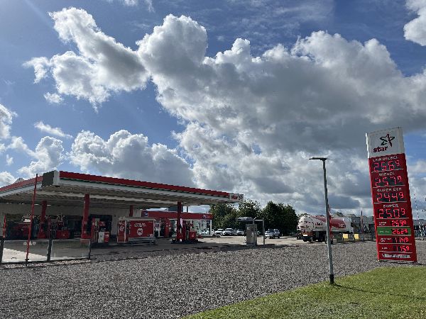 star Tankstelle - GALLERY