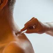 Stefanie Jerusalem - Cranio-sakrale Osteopathie - AMB-Nacken-HWS-Behandlung